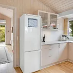 Tineke - 800m From The Sea By Interhome